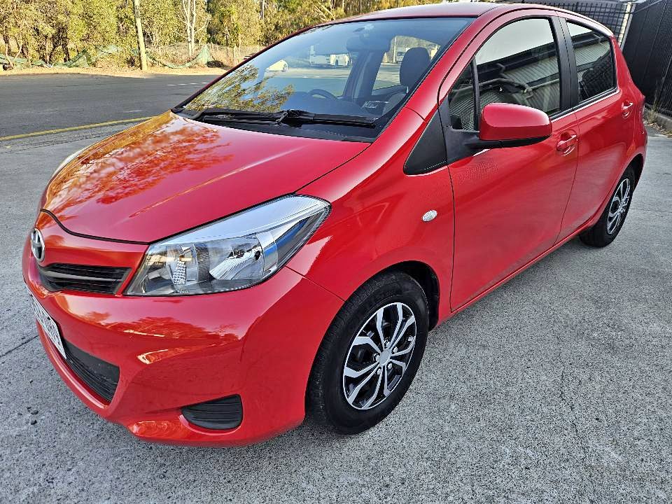 2013 Toyota yaris yr 5 door automatic1.jpg